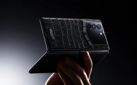 50万的Vertu AI手机，连贵都贵得不纯粹了